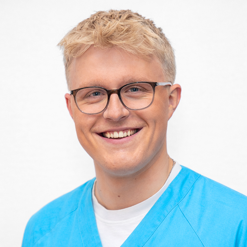 Das Bild zeigt ein Portrait von Linus Schönwald